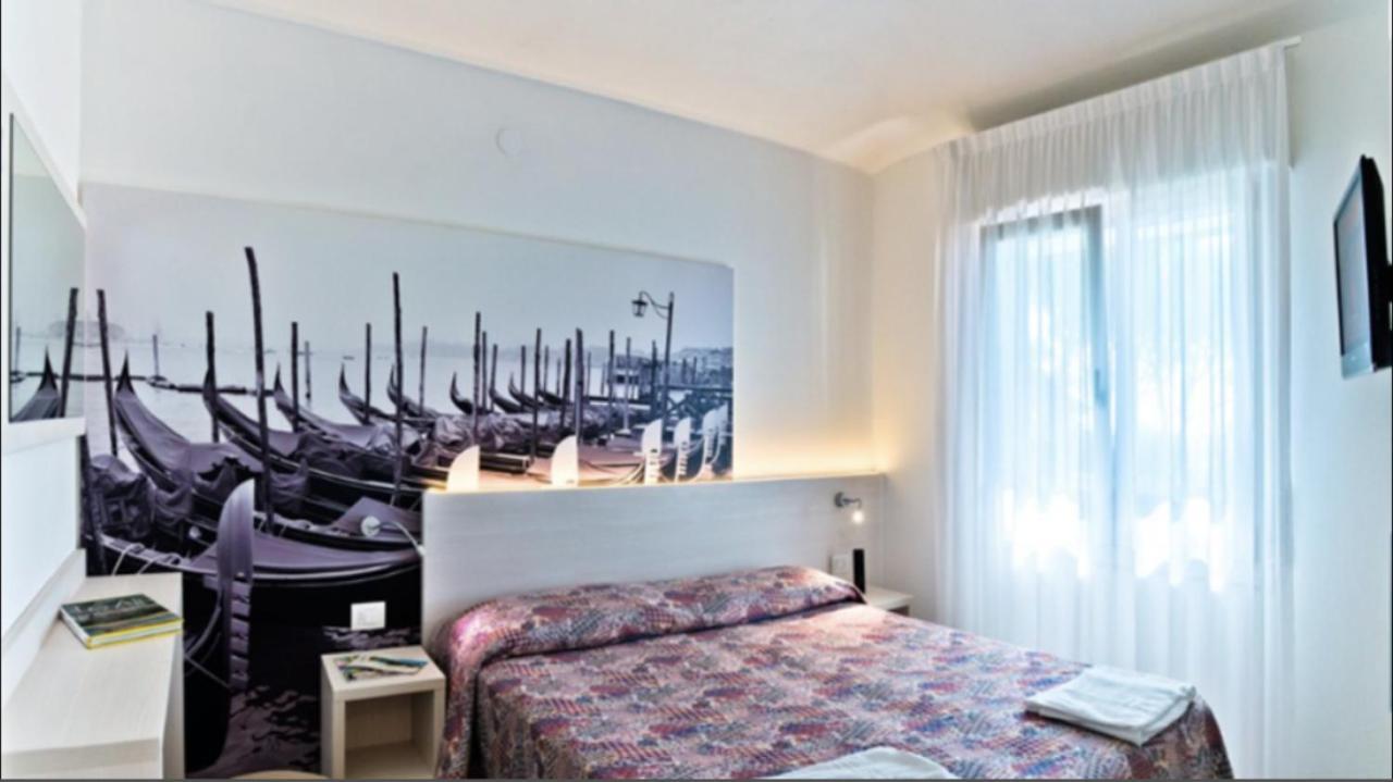 Park Hotel Pineta&Dependance Suite Eraclea Mare Buitenkant foto