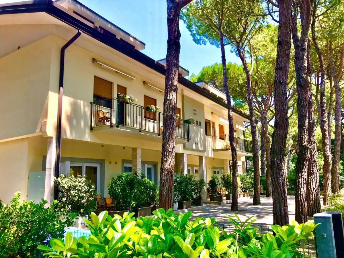 Park Hotel Pineta&Dependance Suite Eraclea Mare Buitenkant foto