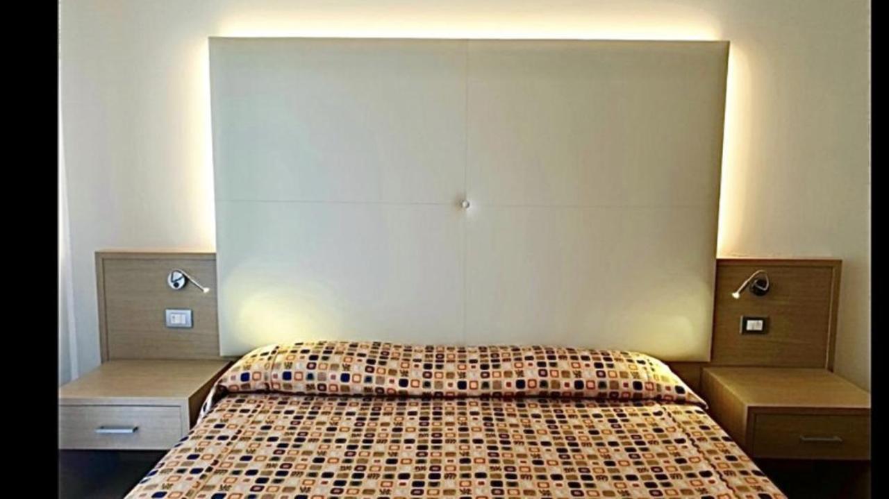 Park Hotel Pineta&Dependance Suite Eraclea Mare Buitenkant foto
