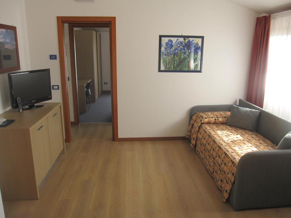 Park Hotel Pineta&Dependance Suite Eraclea Mare Buitenkant foto