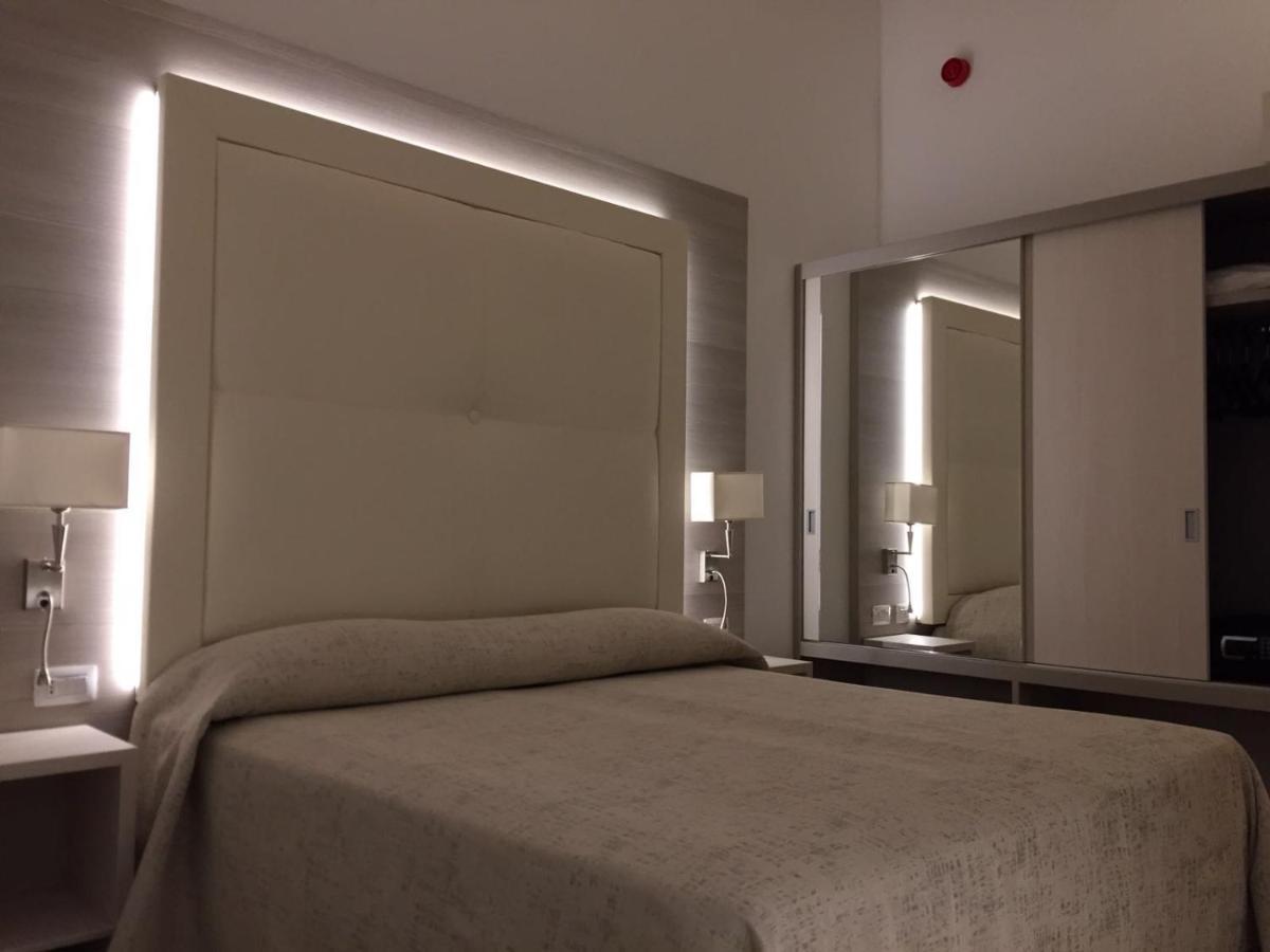 Park Hotel Pineta&Dependance Suite Eraclea Mare Buitenkant foto