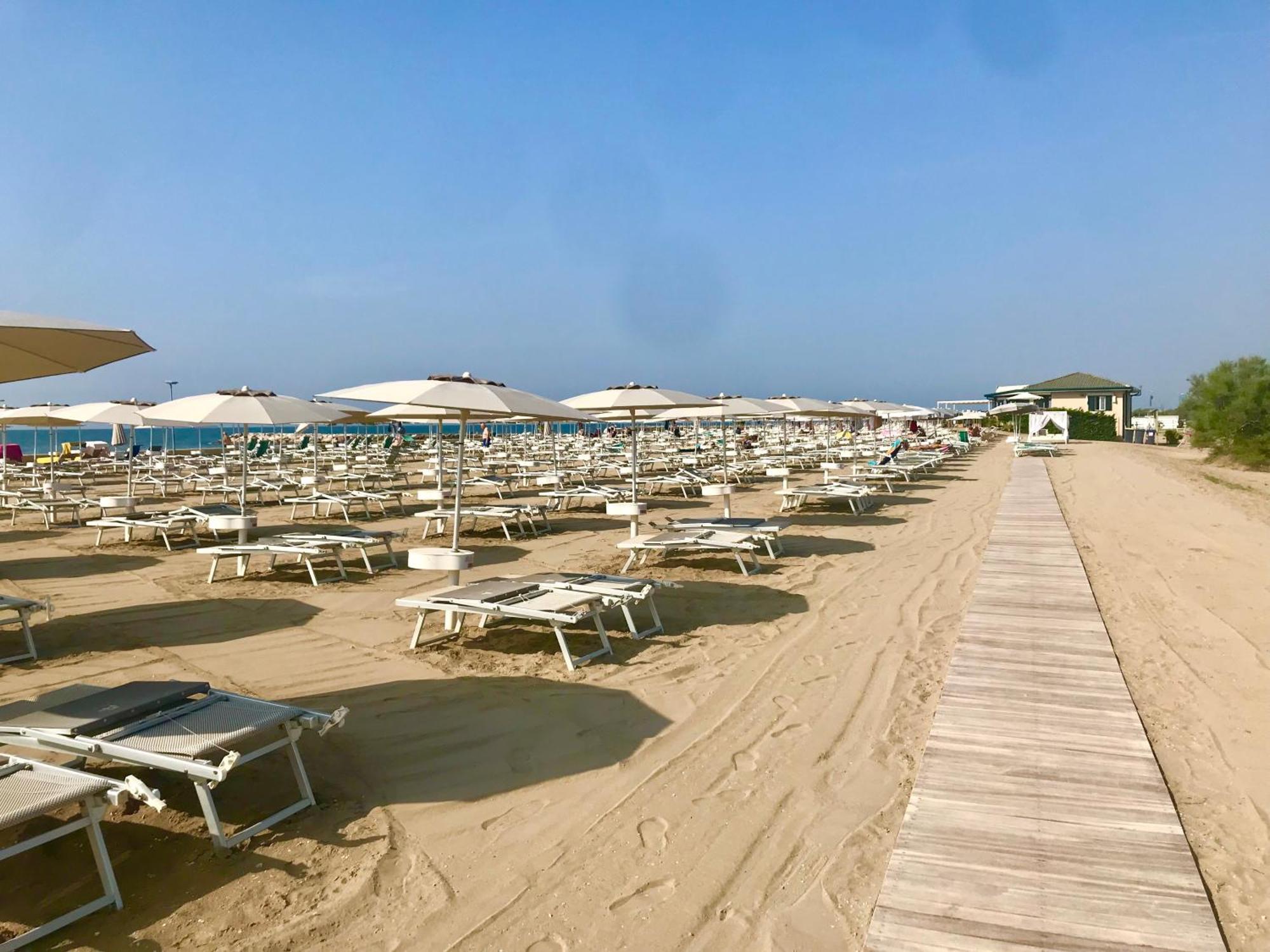 Park Hotel Pineta&Dependance Suite Eraclea Mare Buitenkant foto