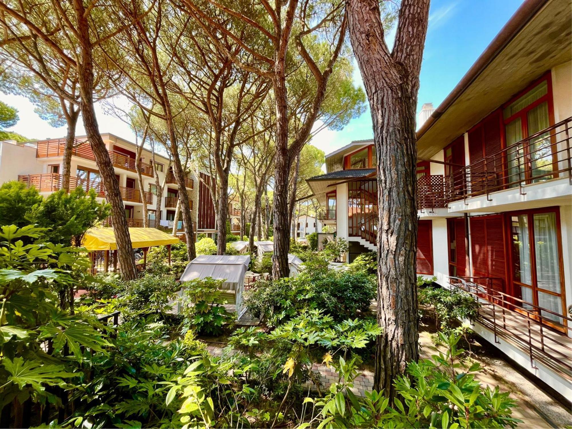 Park Hotel Pineta&Dependance Suite Eraclea Mare Buitenkant foto