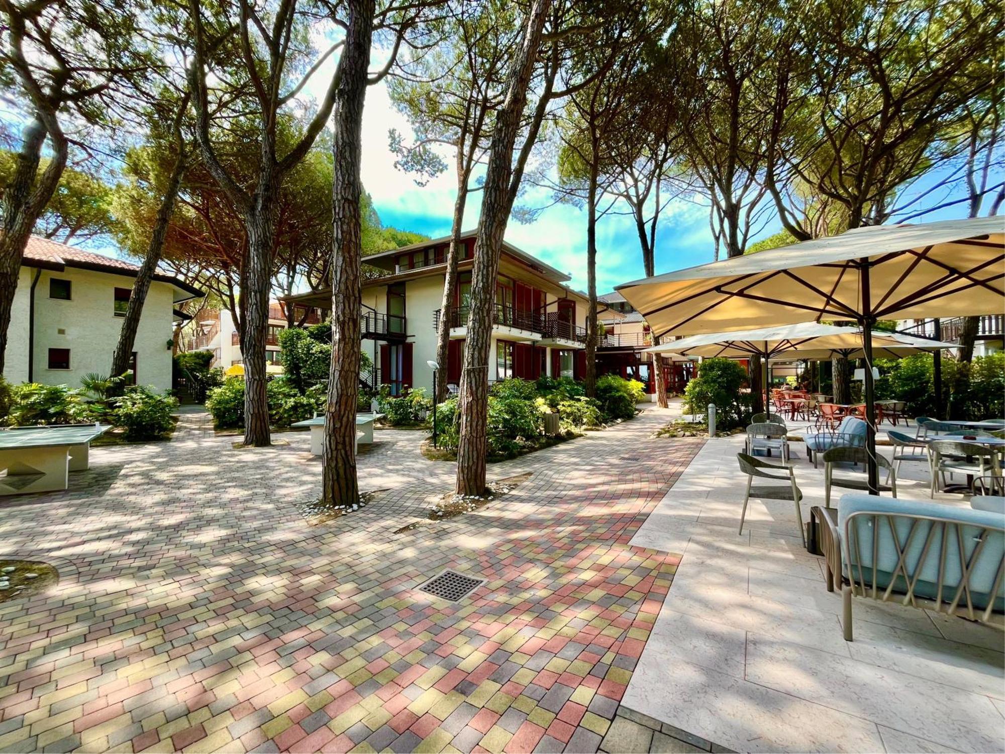 Park Hotel Pineta&Dependance Suite Eraclea Mare Buitenkant foto