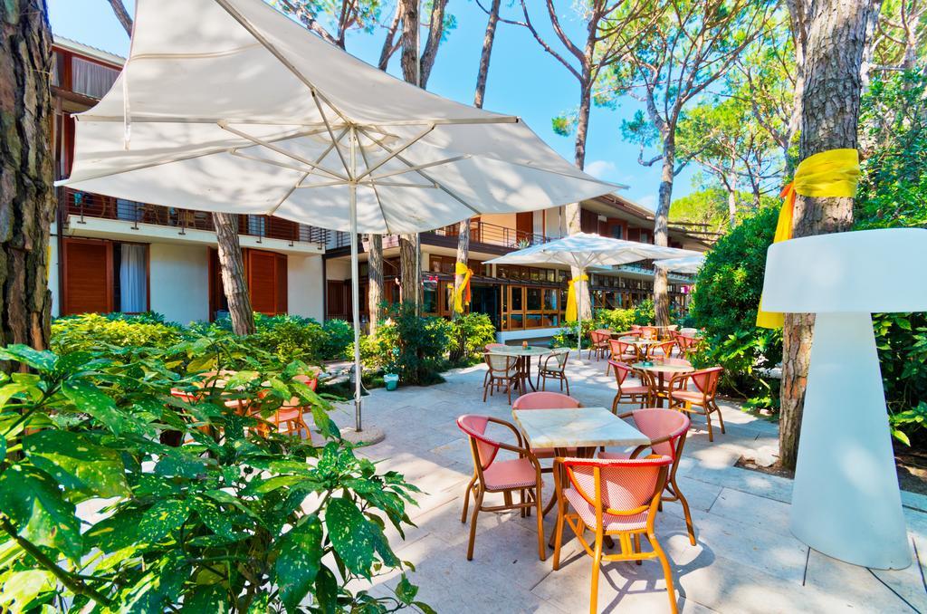 Park Hotel Pineta&Dependance Suite Eraclea Mare Buitenkant foto