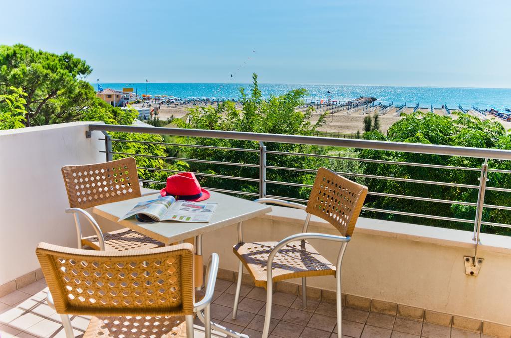 Park Hotel Pineta&Dependance Suite Eraclea Mare Buitenkant foto