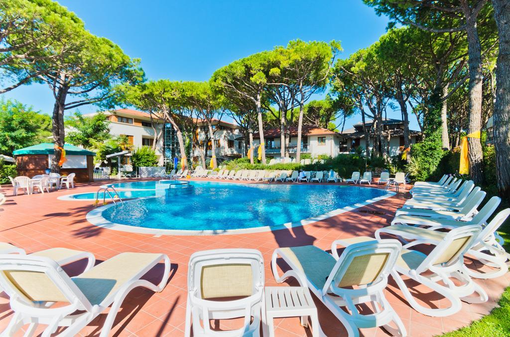 Park Hotel Pineta&Dependance Suite Eraclea Mare Buitenkant foto