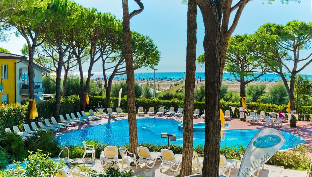 Park Hotel Pineta&Dependance Suite Eraclea Mare Buitenkant foto