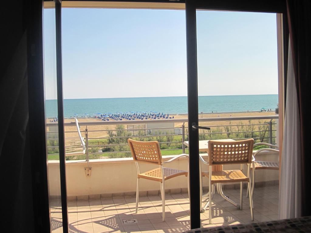 Park Hotel Pineta&Dependance Suite Eraclea Mare Buitenkant foto