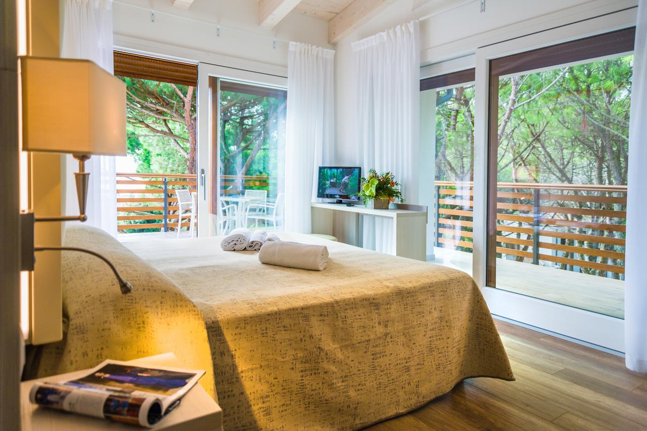 Park Hotel Pineta&Dependance Suite Eraclea Mare Buitenkant foto
